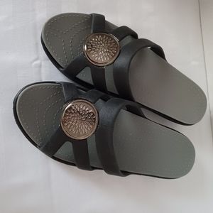 Plastic sandals, size M 7-8, NWOT